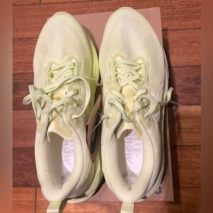 ASICS Men's Novablast 5 Lite Show Running Shoes Yellow, Size 10